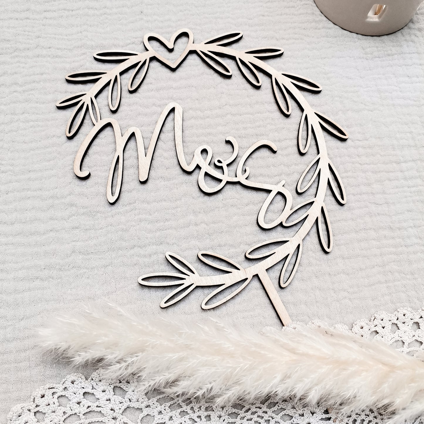 Cake Topper* personalisiert mit Initialen * offener Blätterkranz mit Herz * Holz | Acryl