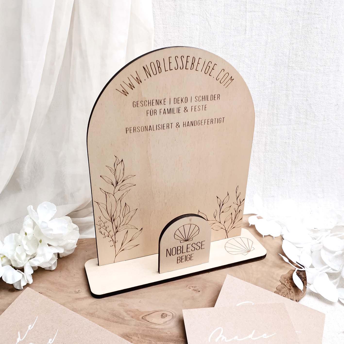 Aufsteller für Karten | Flyer DIN A6 Format * Personalisiert mit Firmenlogo & Text