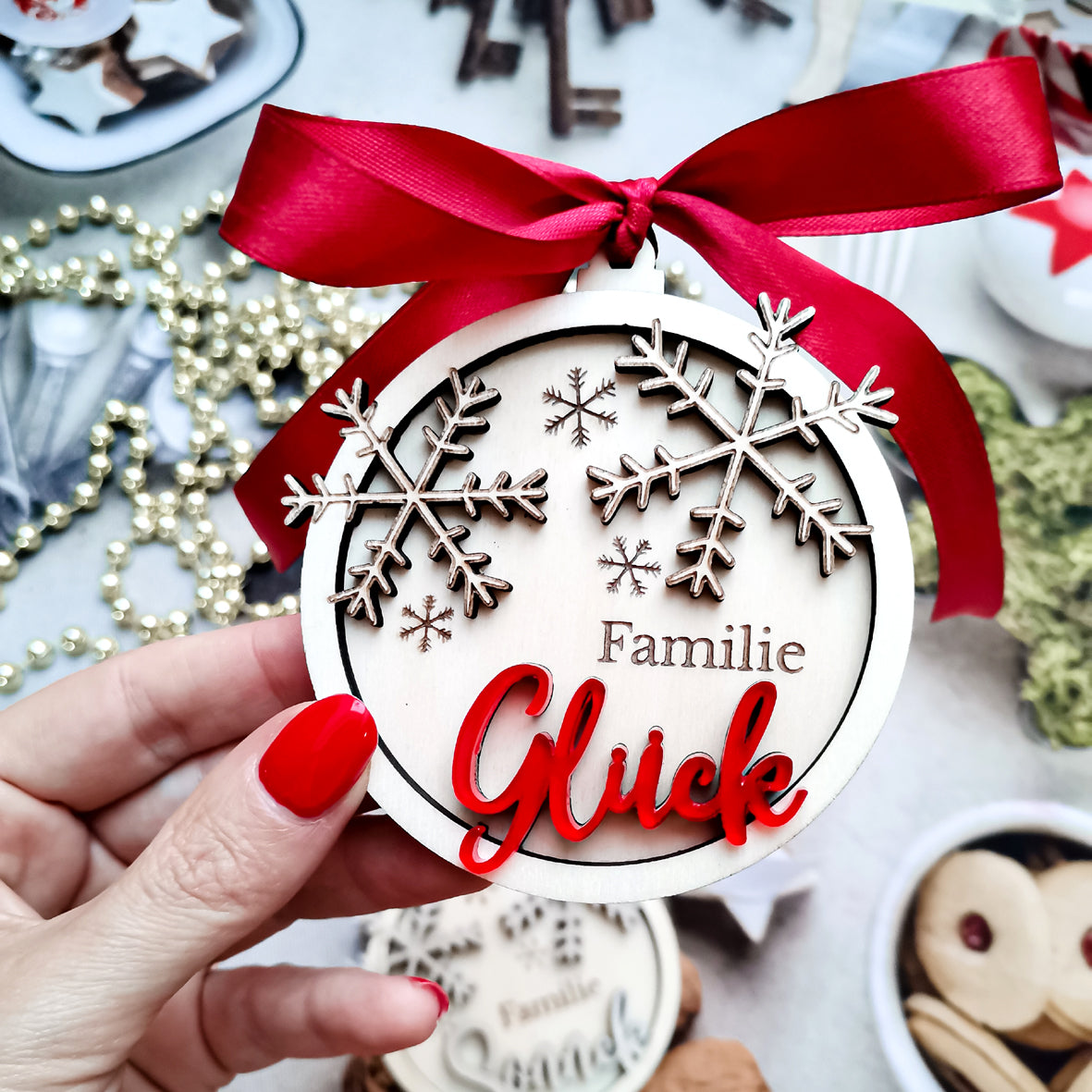 3D-Weihnachtskugel Holz & Acryl * Familienname * Personalisierbar