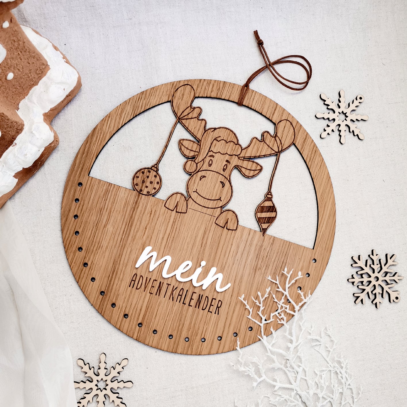 Adventskalender Elch mit Weihnachtskugeln * mit Zahlen Set 1 bis 24 * personalisierbar * SVG Laserdatei