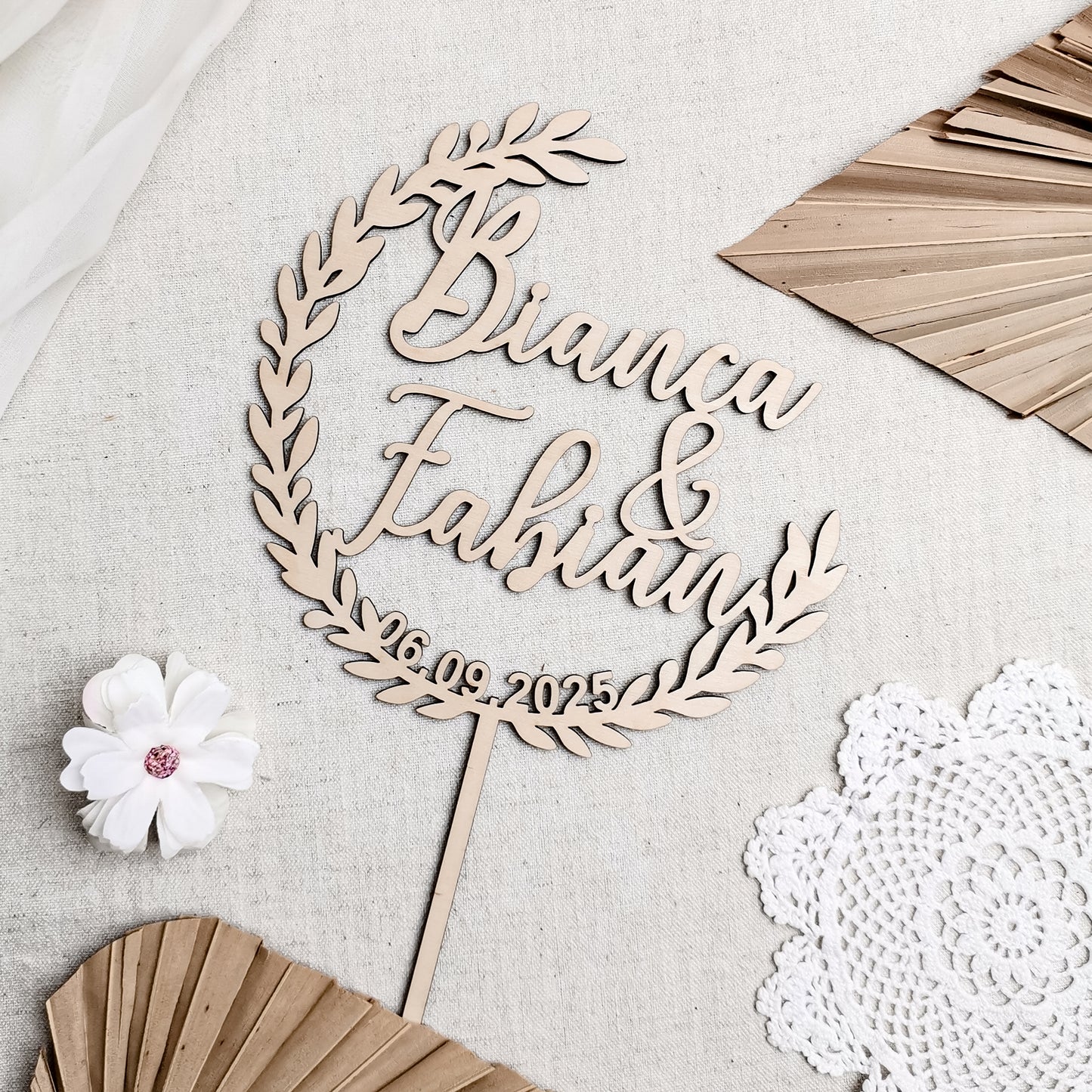 Cake Topper Hochzeit offener Blätterkranz * personalisiert mit Vornamen & Hochzeitsdatum